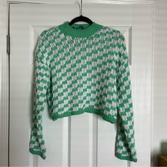 White & Green Checkered Sweater - Picture 1 of 2